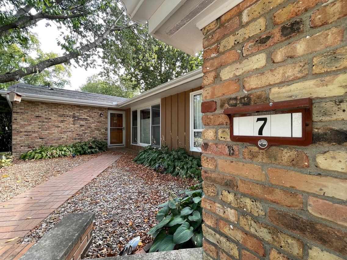 7 Mcdonald Ct., Champaign, IL 61821
