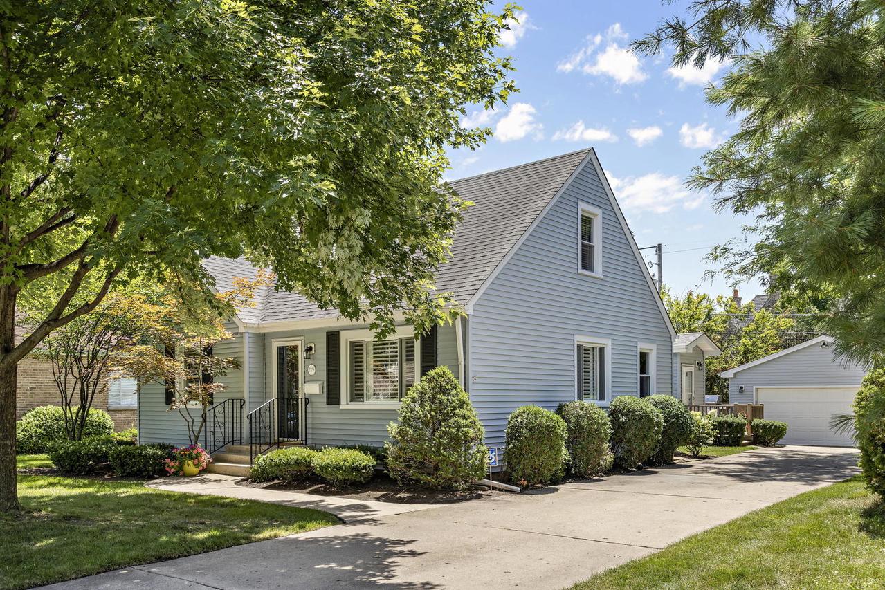 2329 Illinois Rd., Northbrook, IL 60062