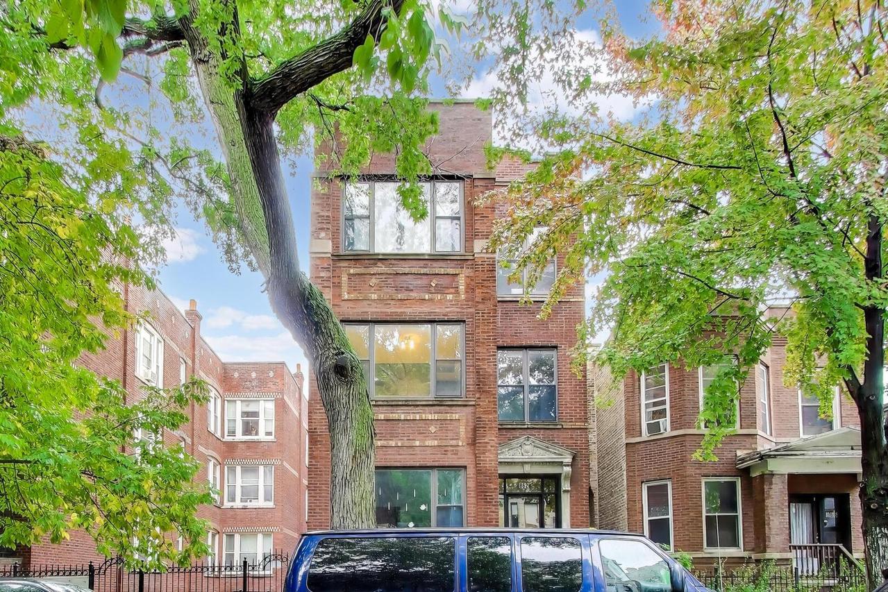 862 N Mozart St. #2F, Chicago, IL 60622