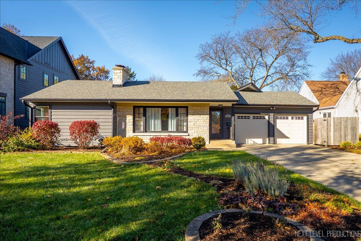 1017 S 6th St., St. Charles, IL 60174