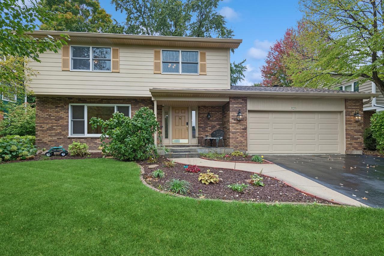 226 Aberdeen Rd., Cary, IL 60013