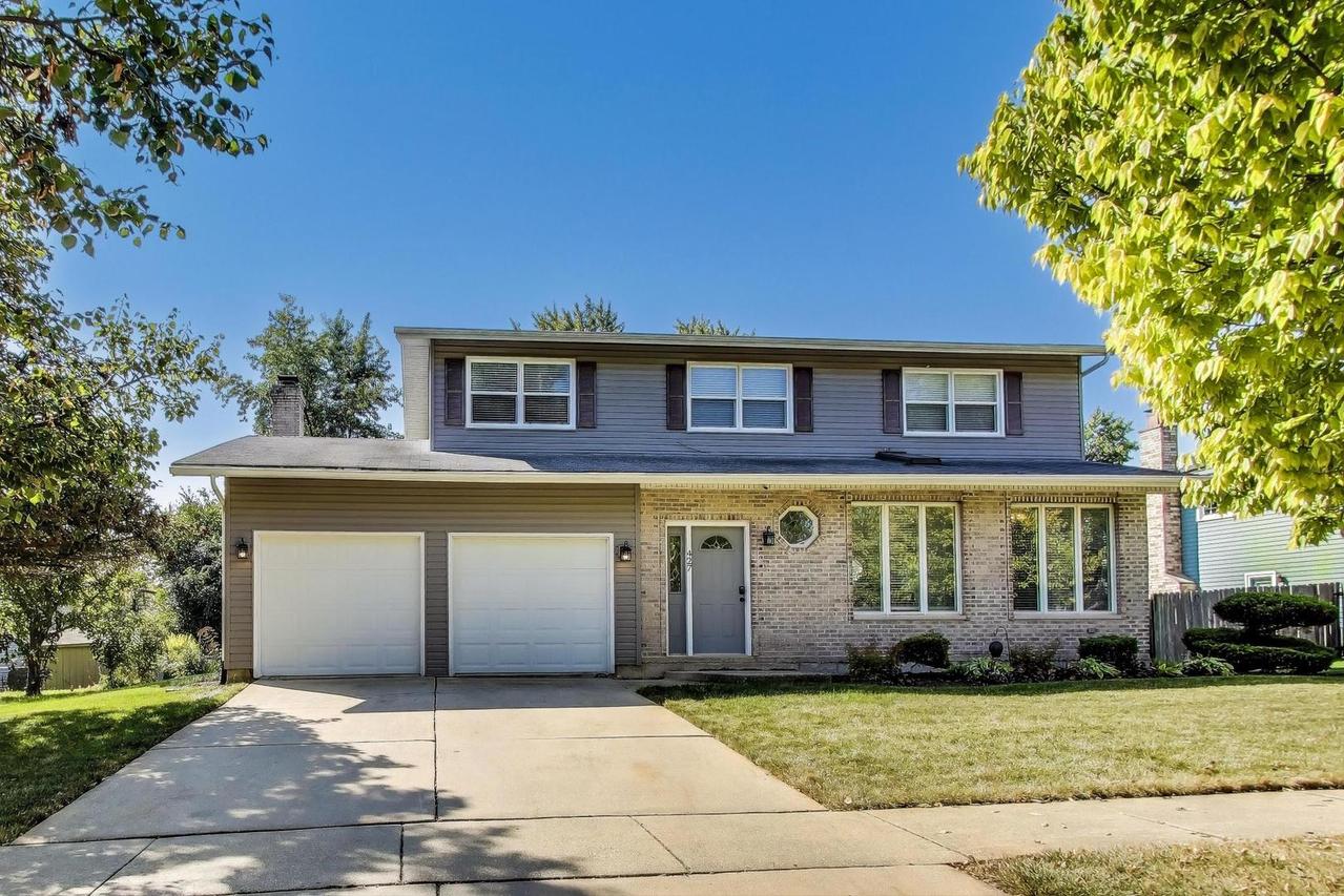 427 Charlestown Dr., Bolingbrook, IL 60440