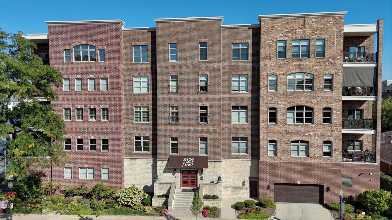 4929 Forest Ave. #4F, Downers Grove, IL 60515