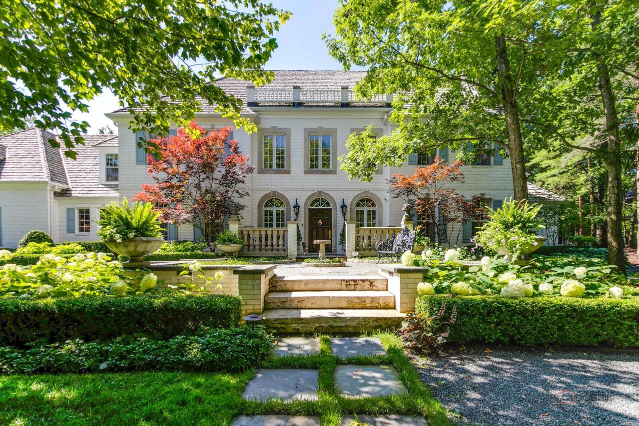 1371 Lakewood Dr., Lake Forest, IL 60045