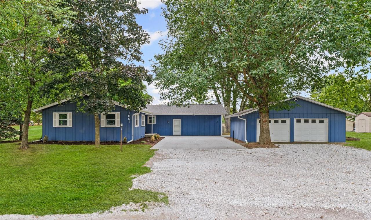1001 W Dianne Ln., Mahomet, IL 61853
