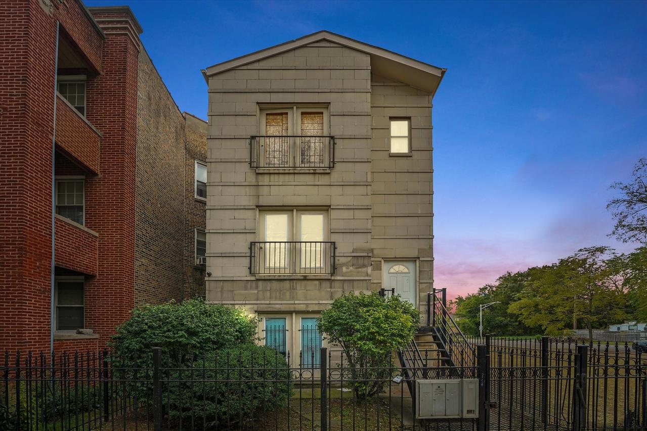 1453 W Garfield Blvd. #1, Chicago, IL 60636