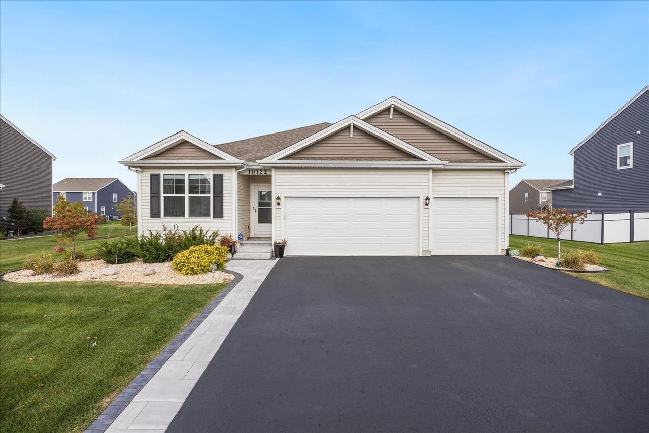 10122 Jonamac Ave., Huntley, IL 60142