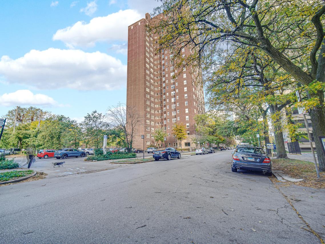 5000 S Cornell Ave. #6C, Chicago, IL 60615