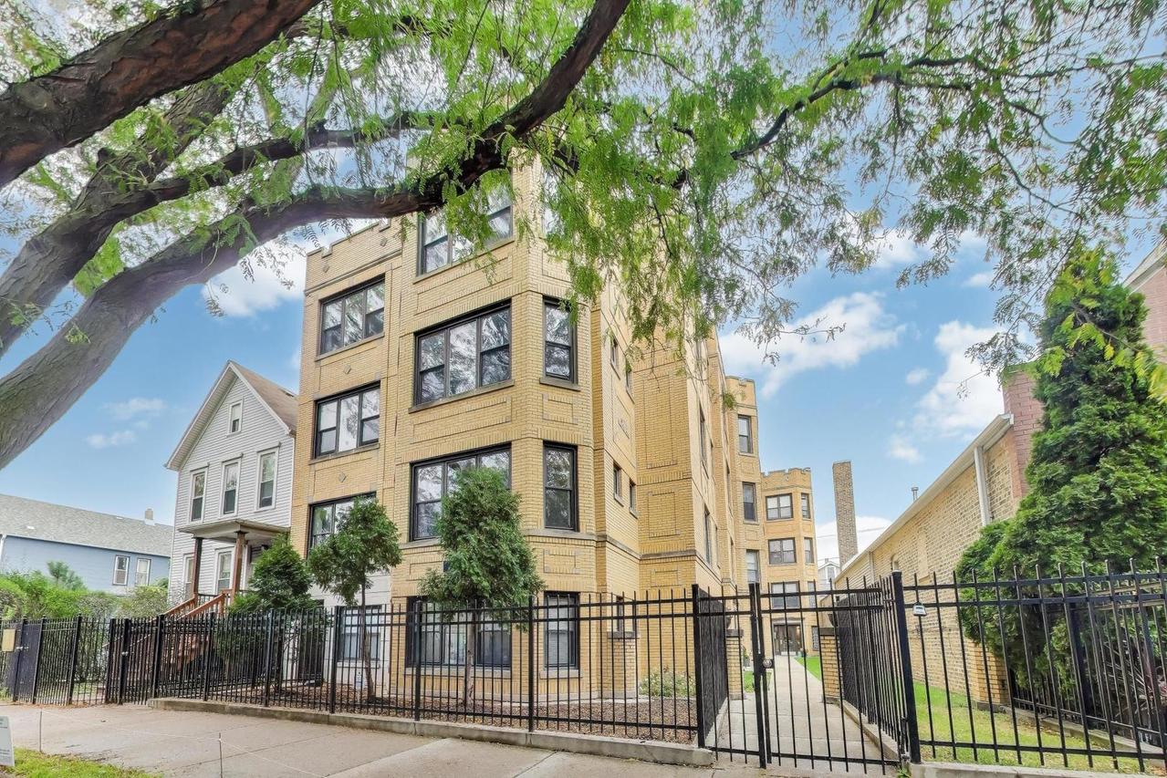 1655 N Fairfield Ave. #102, Chicago, IL 60647