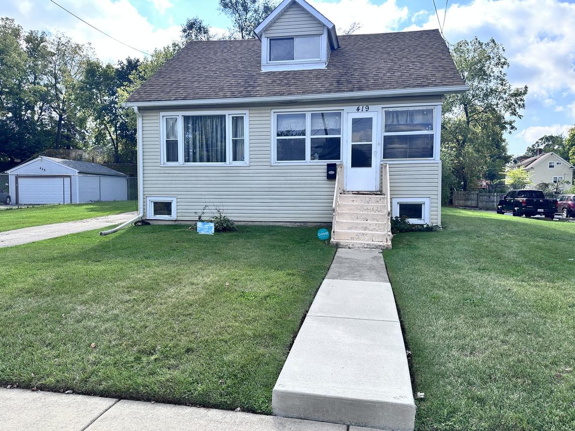 419 Fremont St., Elgin, IL 60120