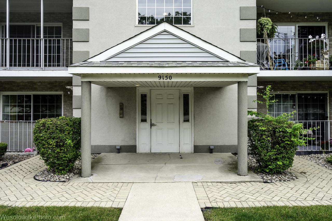 9150 W 95th St. #2B, Hickory Hills, IL 60457