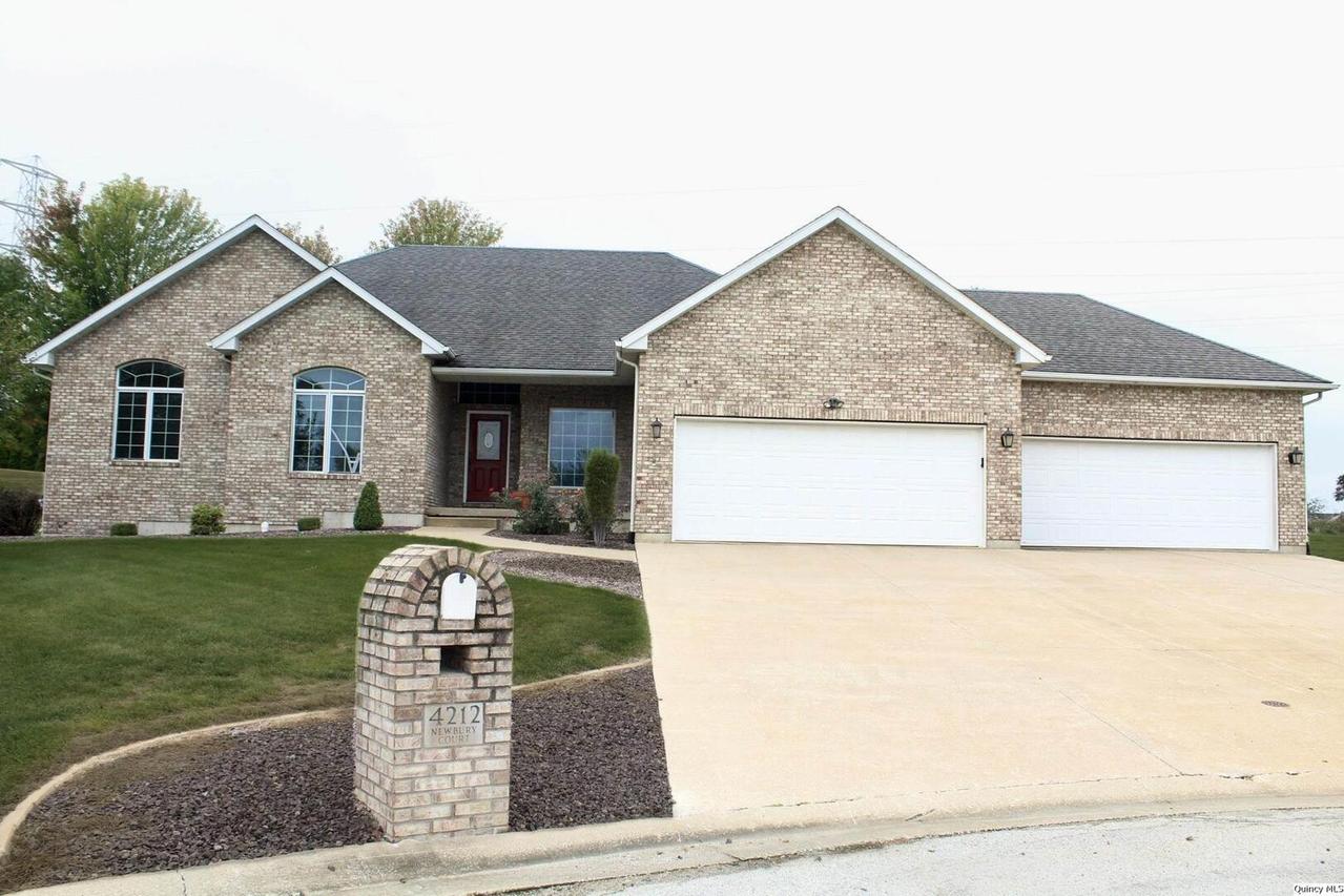 4212 Newbury Ct, Quincy, IL 62305