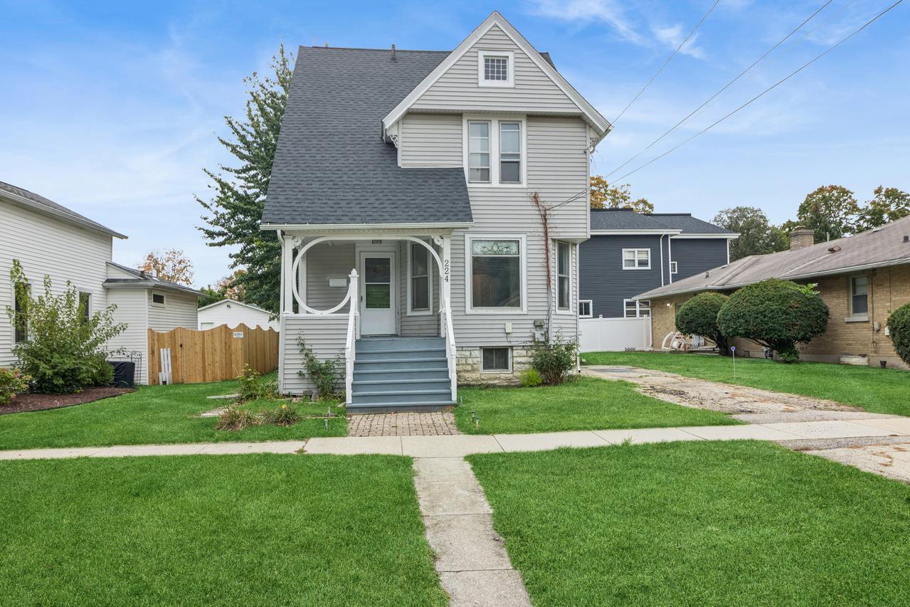 224 S Maple St., Sycamore, IL 60178