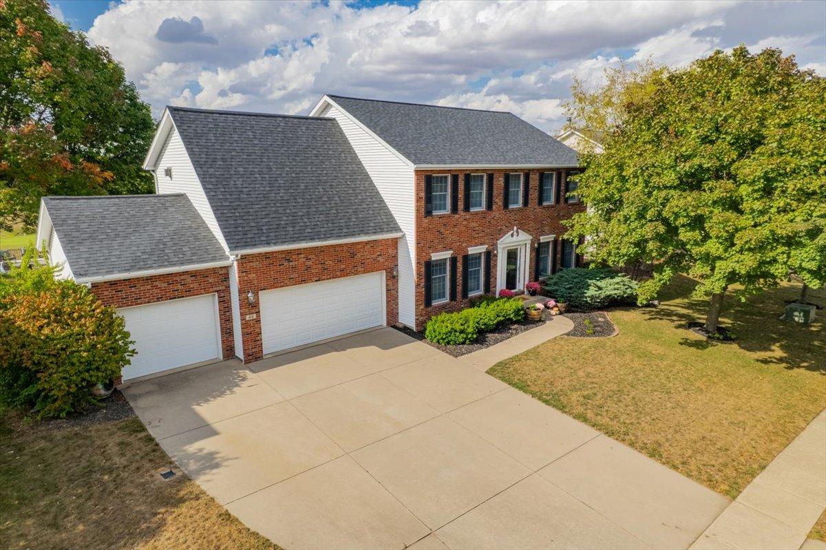 45 Pebblebrook Ct., Bloomington, IL 61705