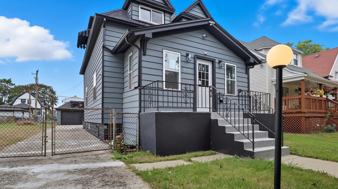 406 S 10th Ave., Maywood, IL 60153