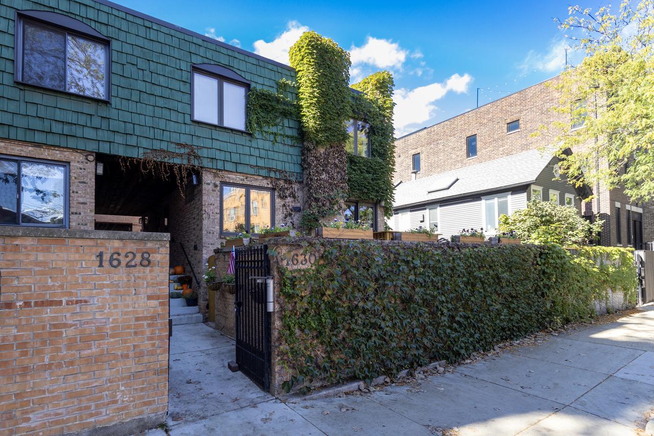 1630 N Sedgwick St. #2, Chicago, IL 60614
