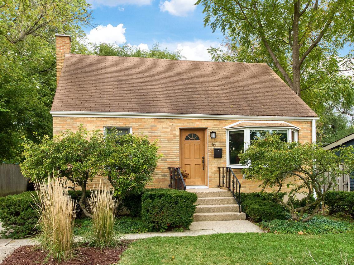 116 N Prairie Ave., Mundelein, IL 60060