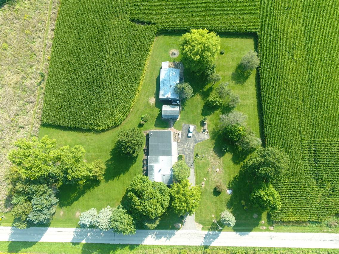 12454 Cracker Rd., Farmer City, IL 61842