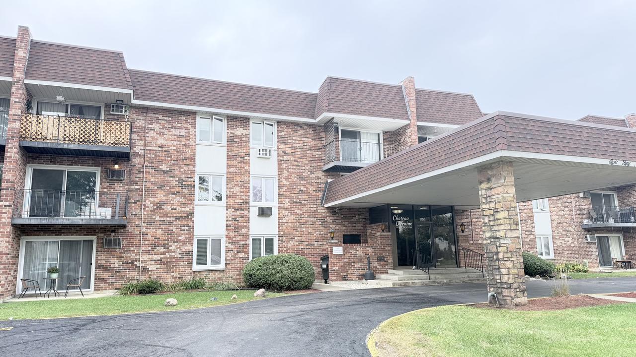 850 S Lorraine Rd. #1C, Wheaton, IL 60189
