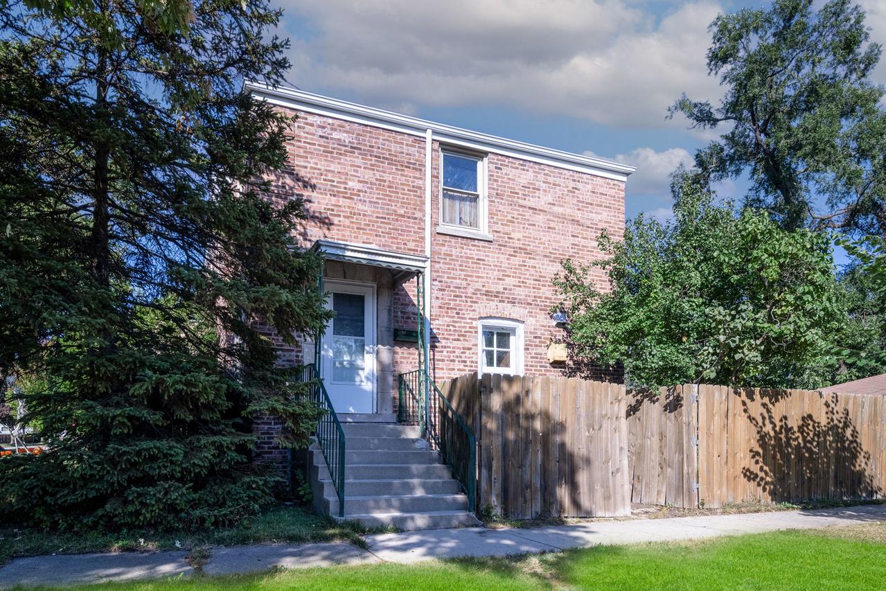 1793 White St., Des Plaines, IL 60018