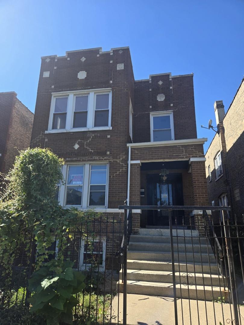 4634 S Sawyer Ave., Chicago, IL 60632