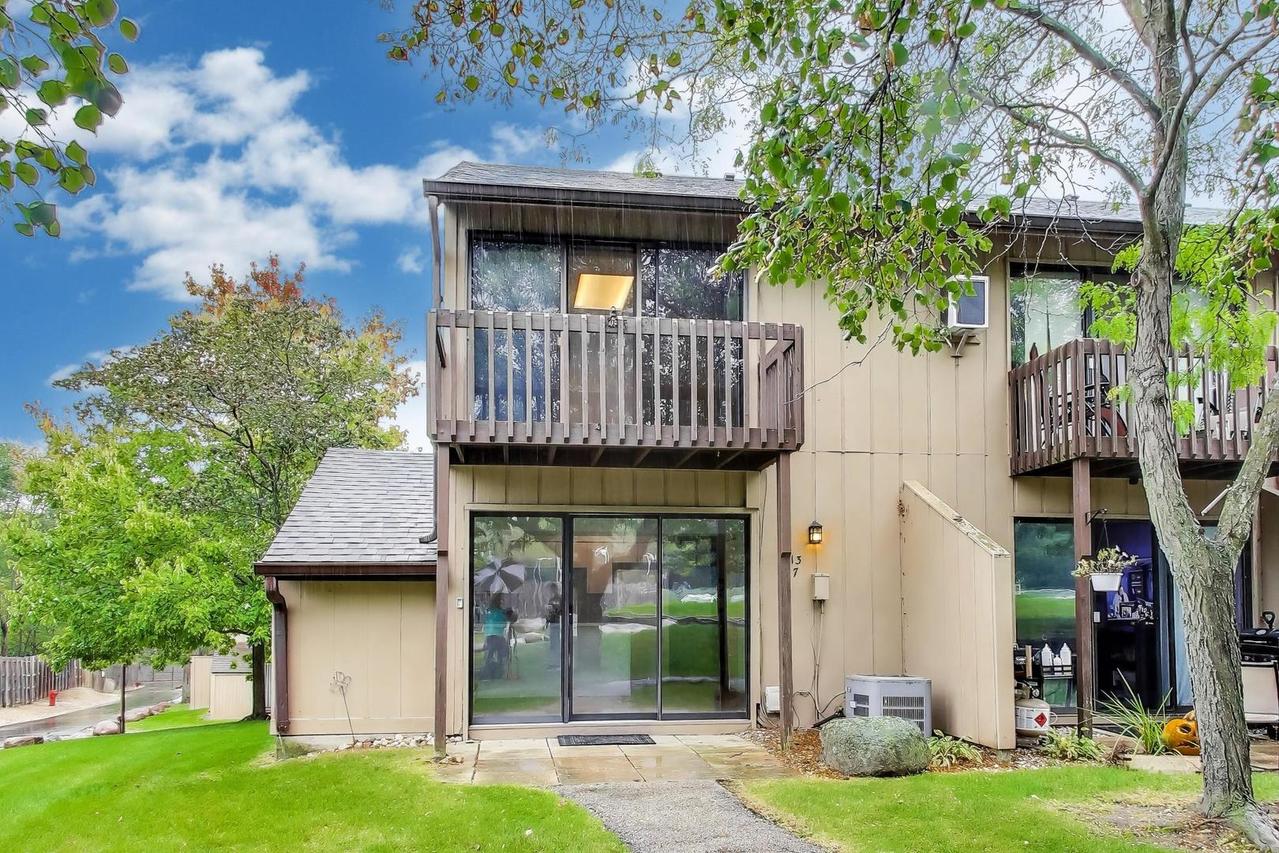 13 Saint Thomas Colony #7, Fox Lake, IL 60020