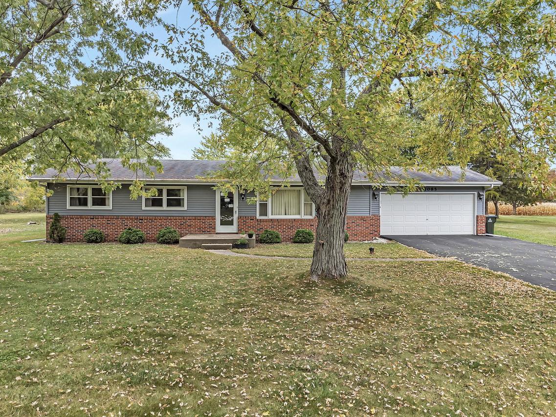 11085 N Tabler Rd., Minooka, IL 60447
