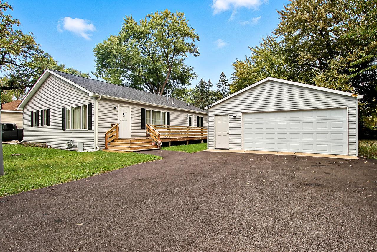 35647 N Grove Ave., Ingleside, IL 60041