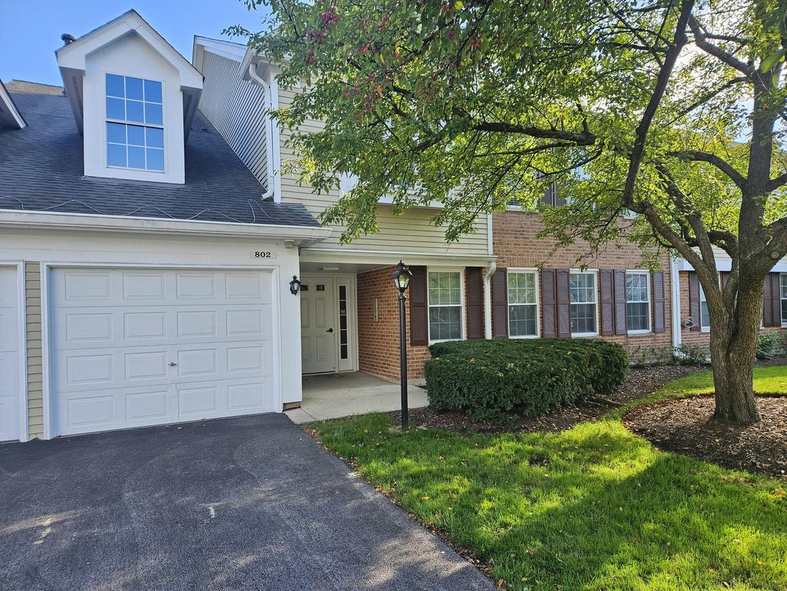 802 Butternut Ln. #D, Mount Prospect, IL 60056