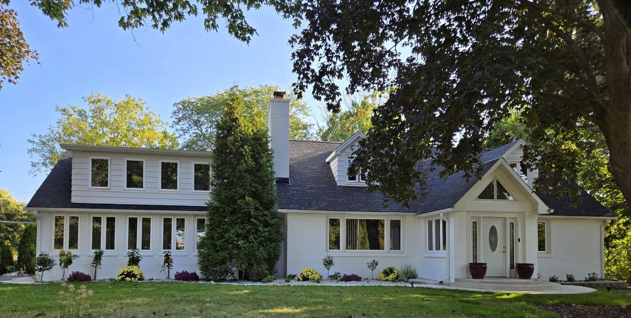 25W201 Summit Dr., Naperville, IL 60563