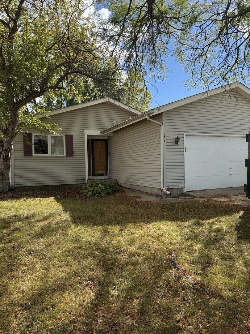 215 Apple Hill Ln., Streamwood, IL 60107