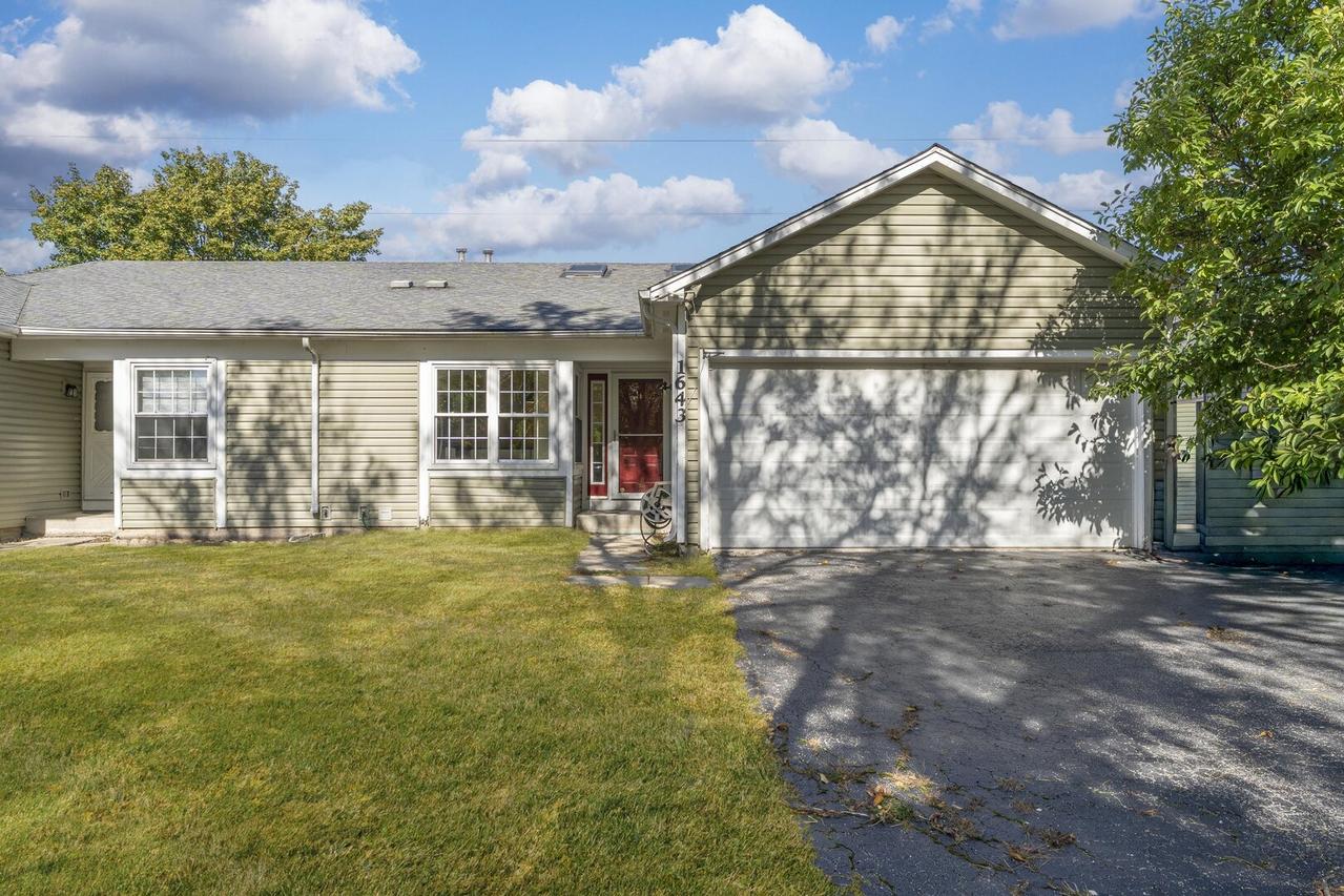 1643 Estate Cir., Naperville, IL 60565