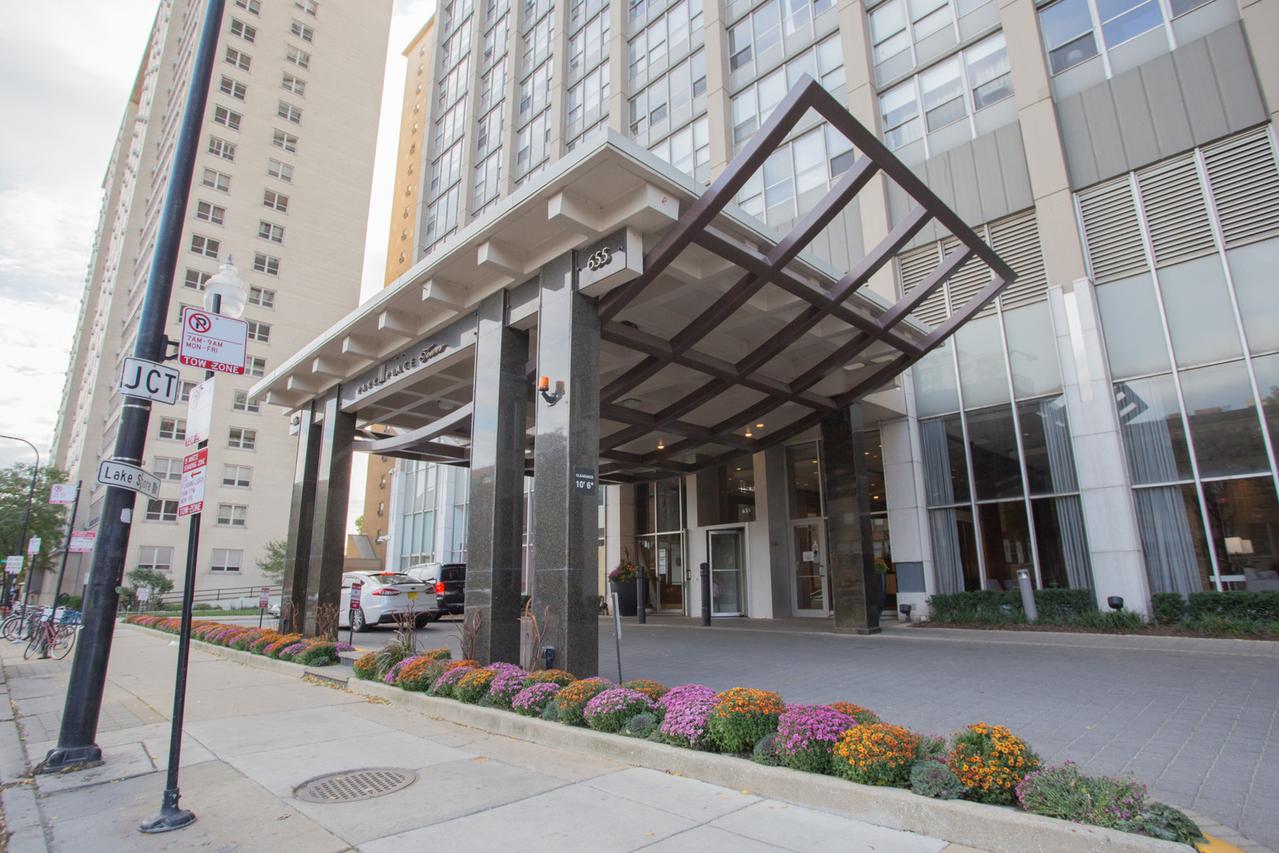 655 W Irving Park Rd. #5104, Chicago, IL 60613