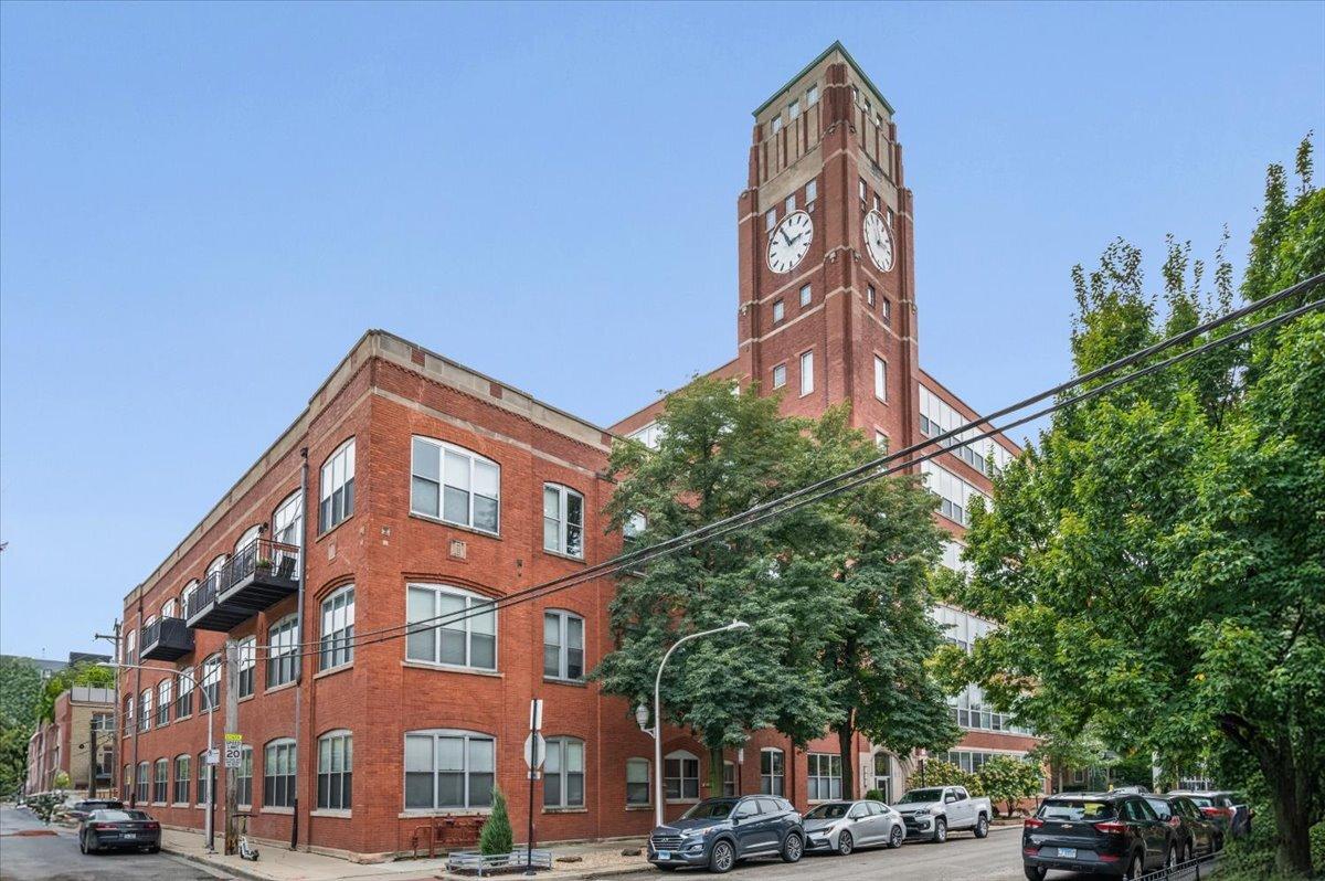 1801 W Larchmont Ave. #306, Chicago, IL 60613