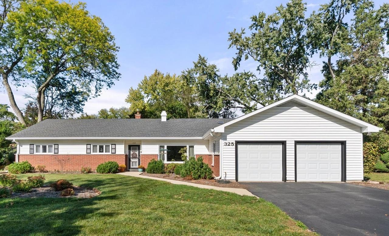 325 E Hawthorne Blvd., Wheaton, IL 60187