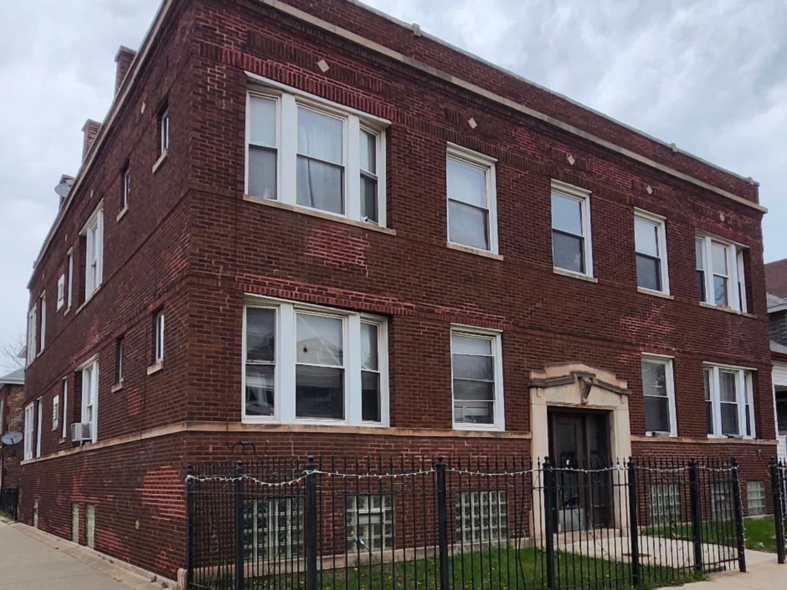 3915 S Sacramento Ave., Chicago, IL 60632