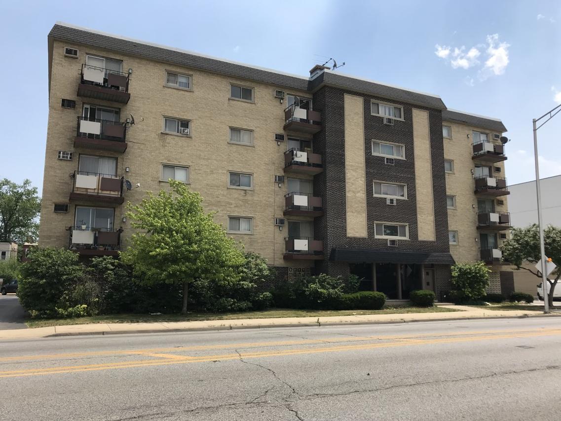 1247 S Harlem Ave. #407, Berwyn, IL 60402