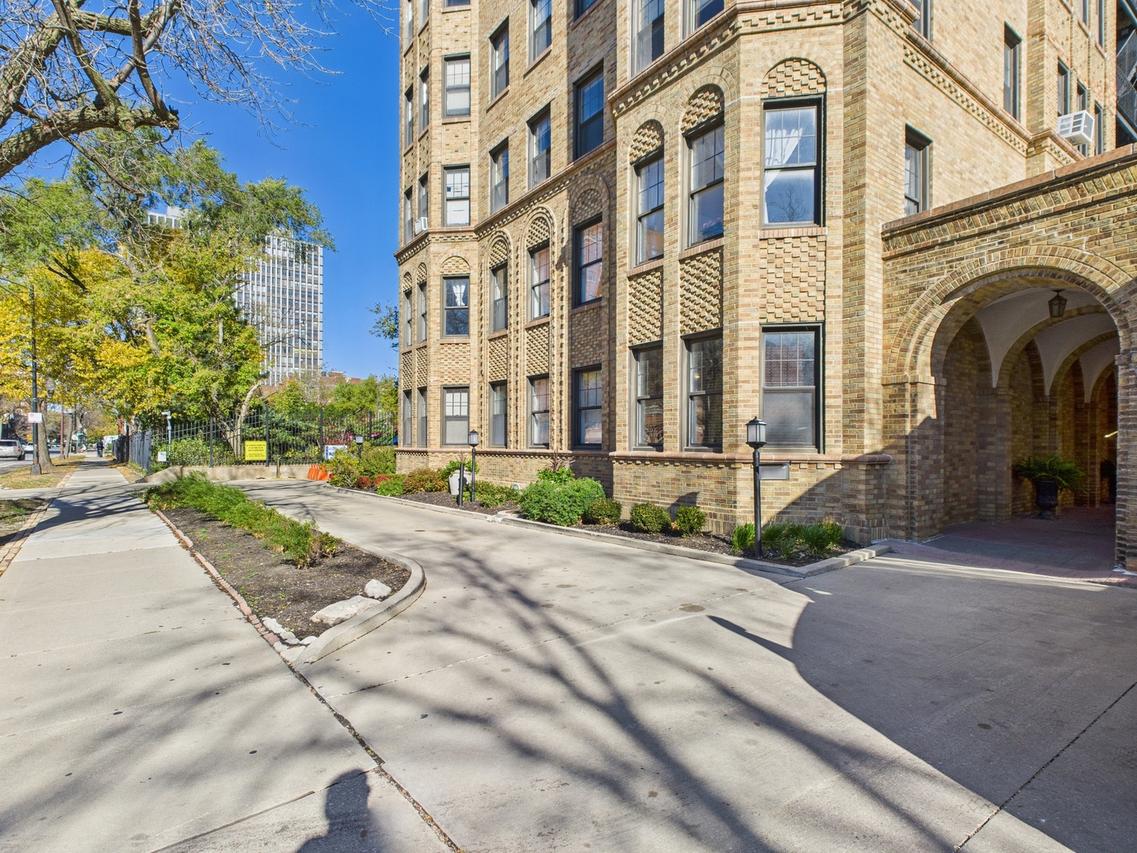 7321 S South Shore Dr. #7D, Chicago, IL 60649