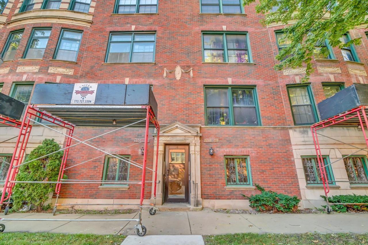 2213 E 68th St. #1E, Chicago, IL 60649