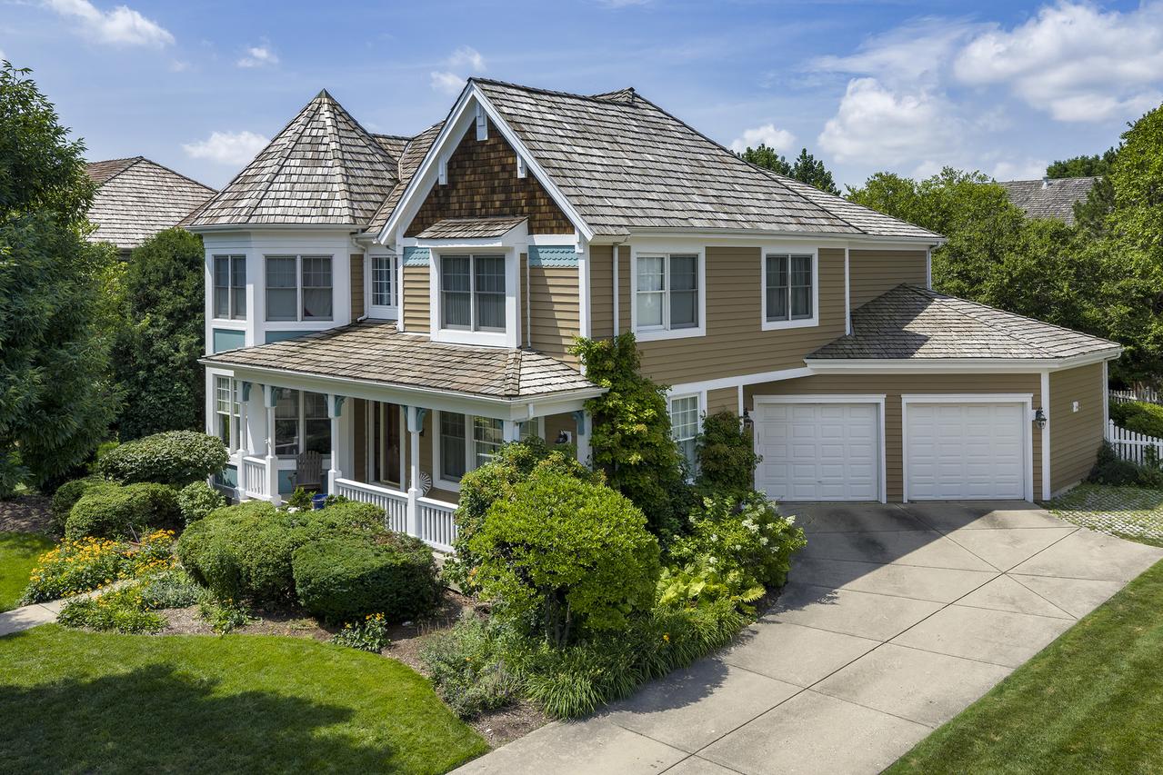 1510 Monterey Dr., Glenview, IL 60026