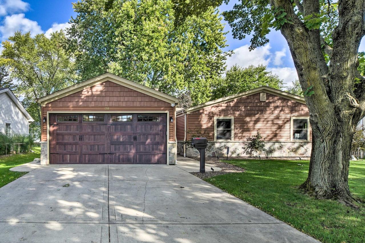 1218 S 7th St., St. Charles, IL 60174