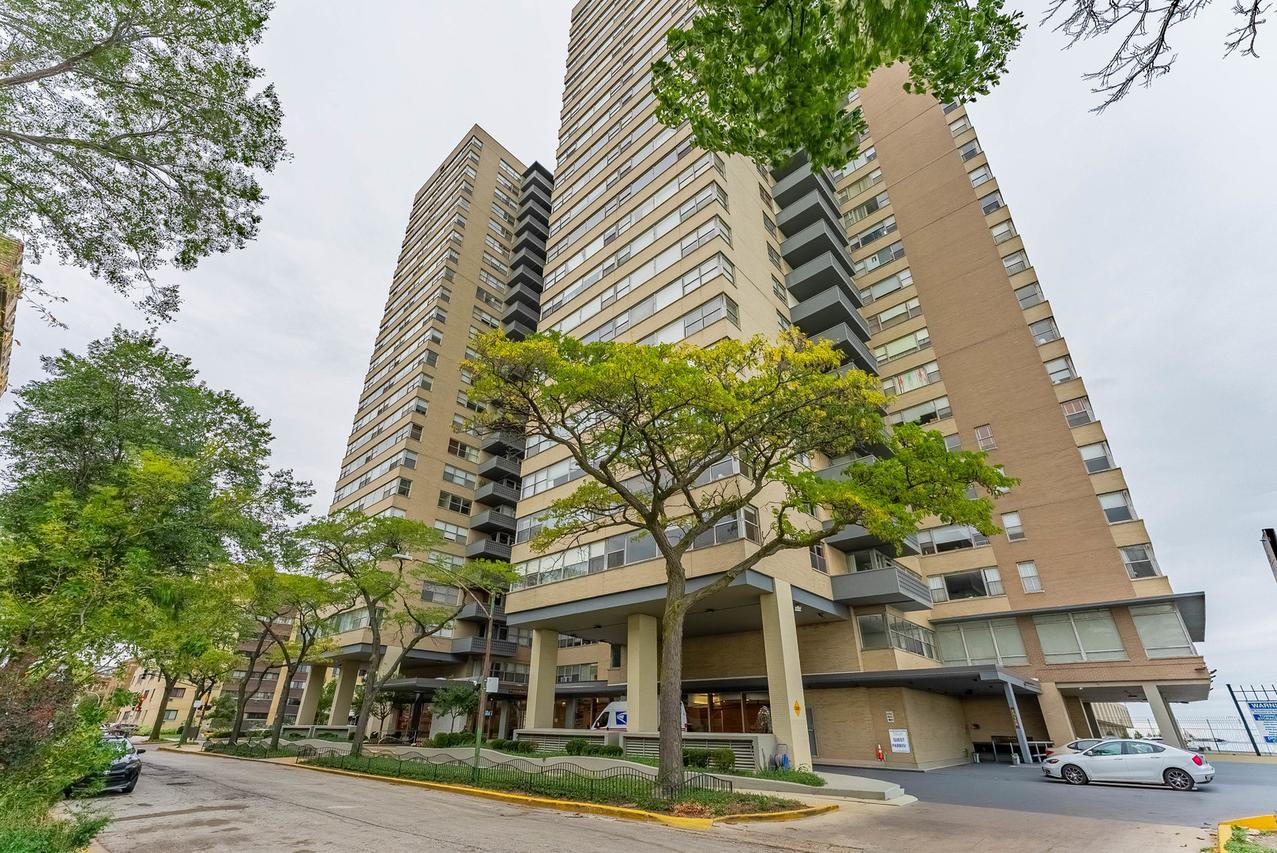 6301 N Sheridan Rd. #7F, Chicago, IL 60660
