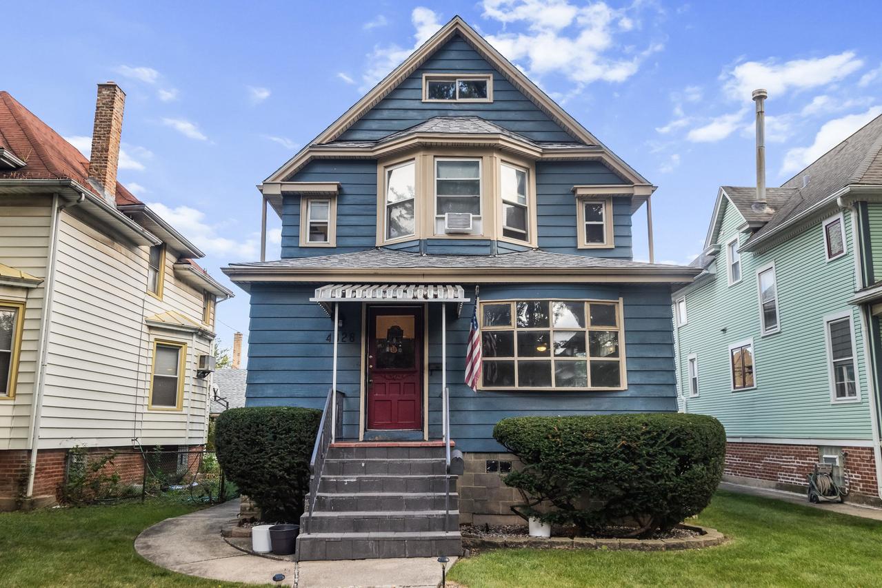 4028 W Waveland Ave., Chicago, IL 60641