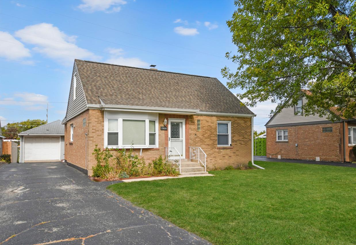 7828 Suburban Ln., Bridgeview, IL 60455
