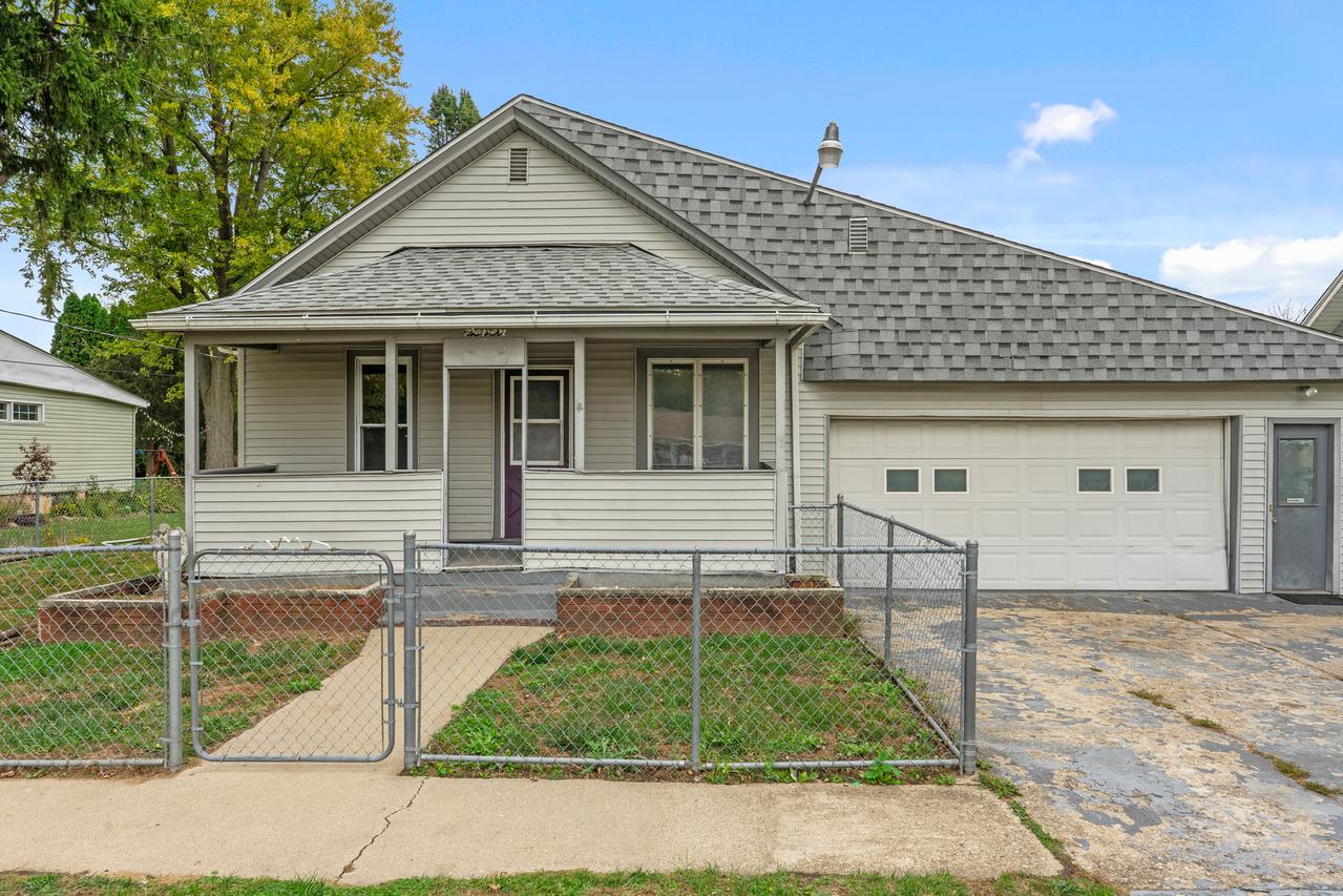 7 Lincoln St., Harvard, IL 60033
