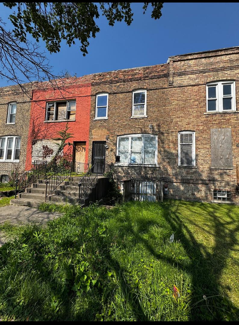 10738 S Langley Ave., Chicago, IL 60628
