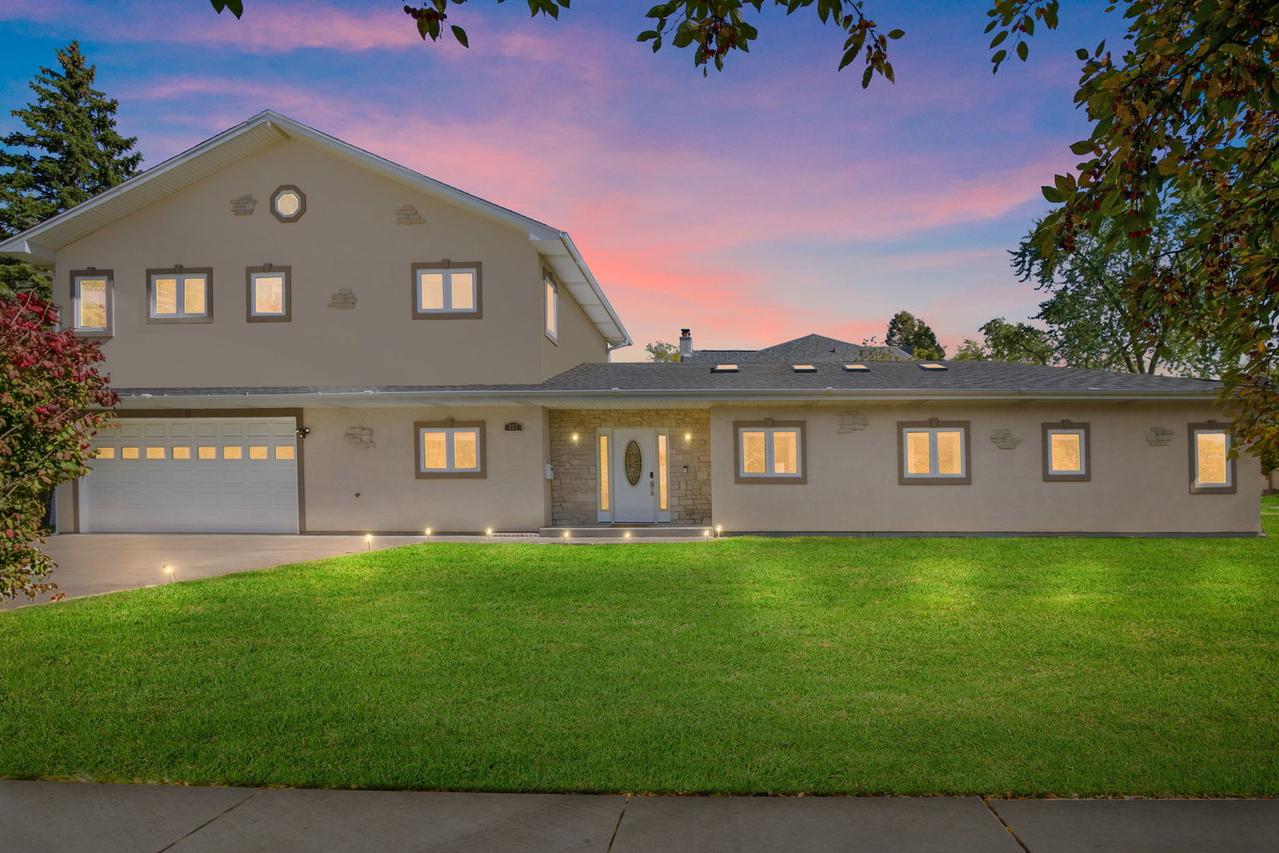 227 S Walnut Ln., Schaumburg, IL 60193