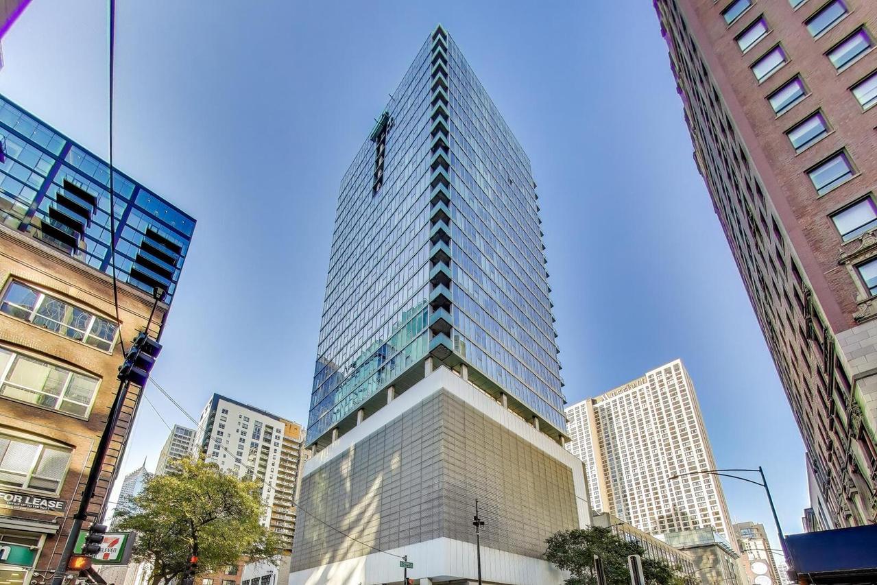 550 N Saint Clair St. #1303, Chicago, IL 60611