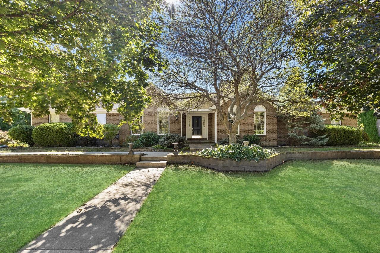 3211 Leafy Ln., Bloomington, IL 61704