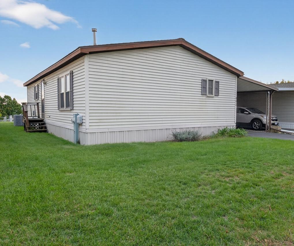 602 Hillcrest Ln., Crystal Lake, IL 60014